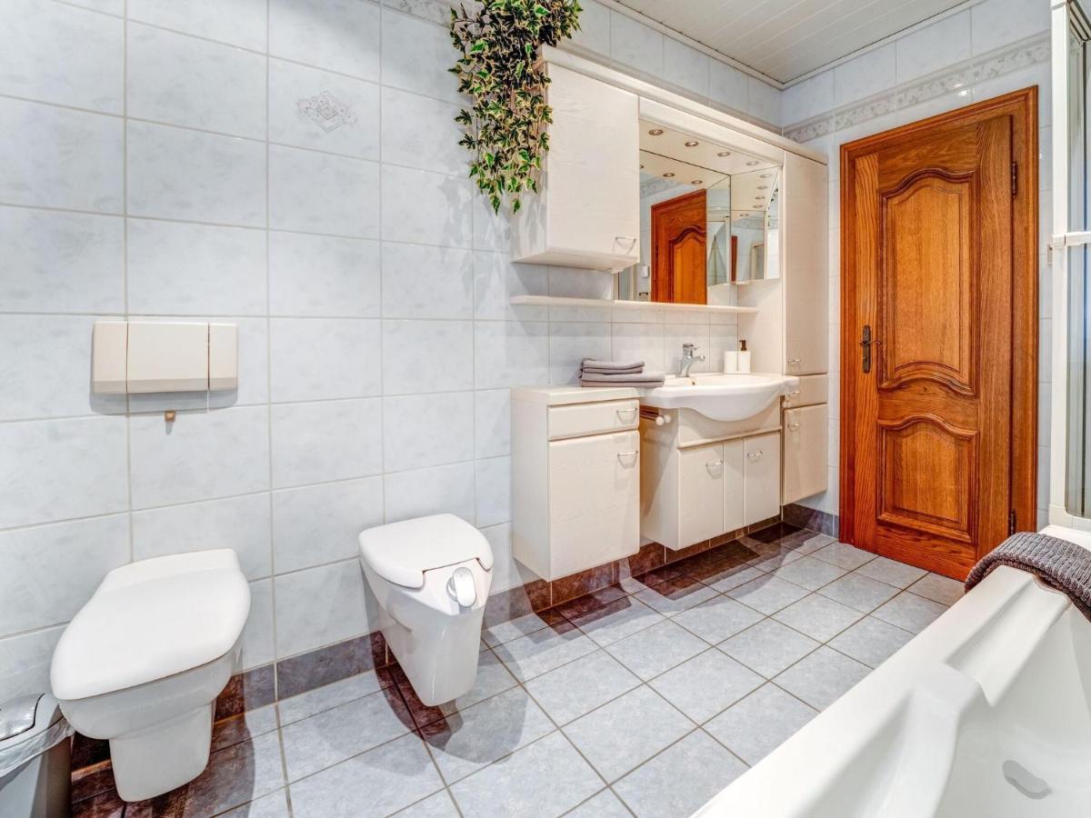 Spacious Flat In Adenau Near The N Rburgring Buitenkant foto